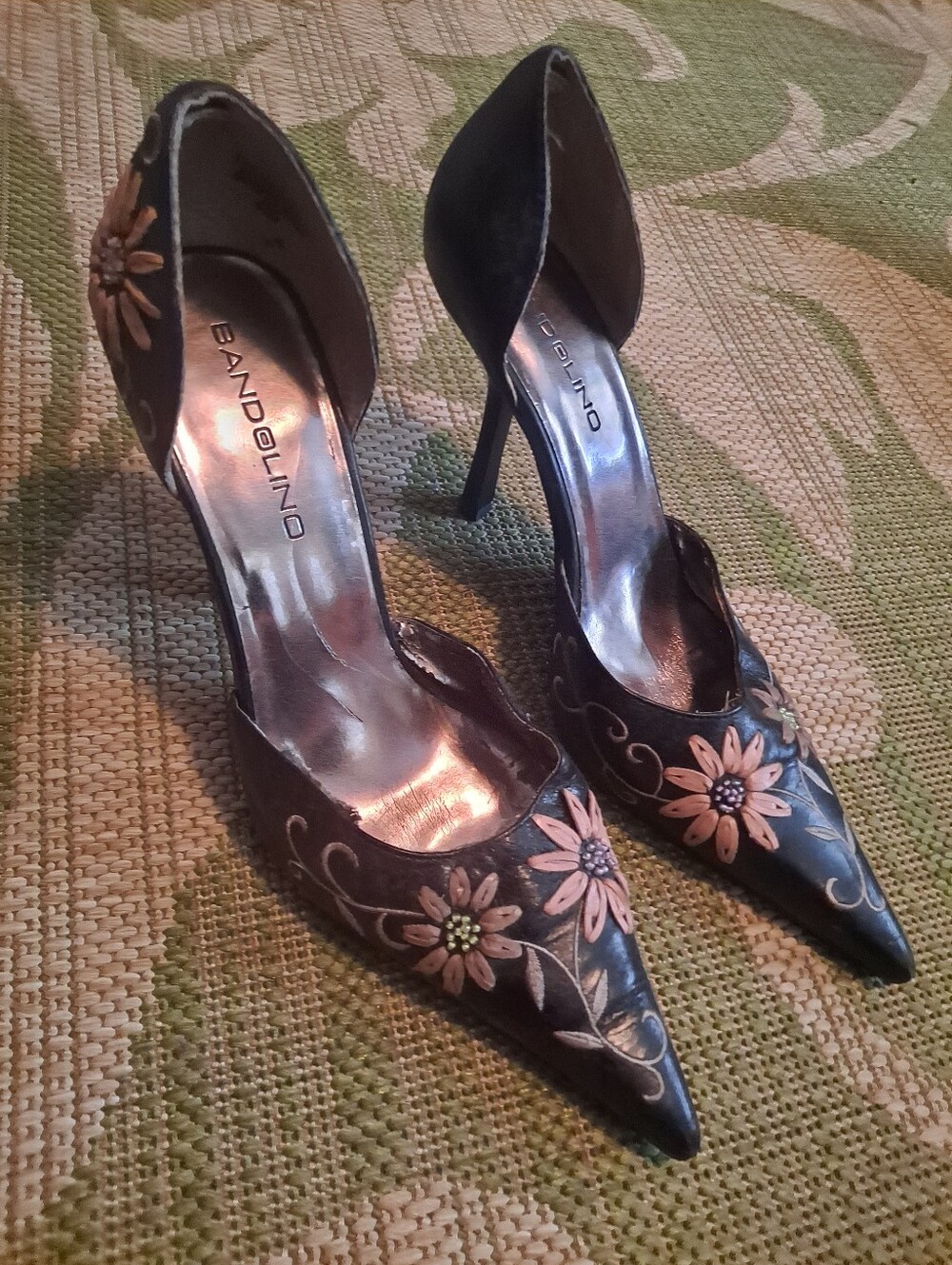 Bandolino Black Pointed Toe Floral D'Orsay Heels